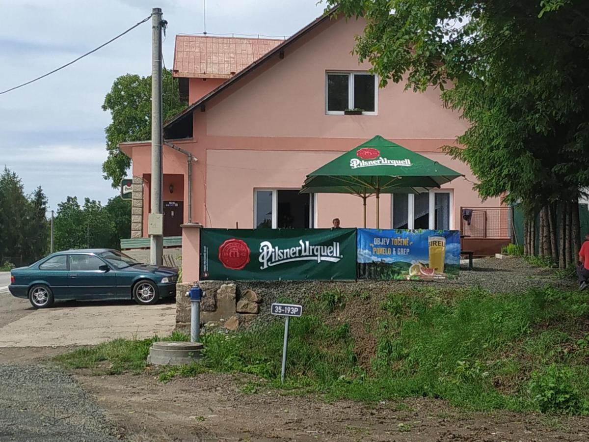 Отель U Kremilka Йичин Экстерьер фото